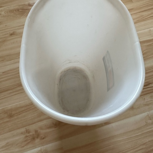 Essentials- Waste basket- white! Gently used! Must sell - Picture 10 of 10